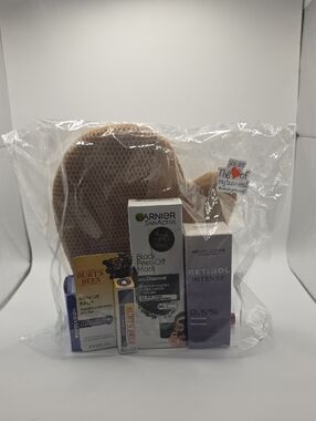 Pampering Bundle Garnier, Burt's Bees & Revolution Beauty Skincare Etc